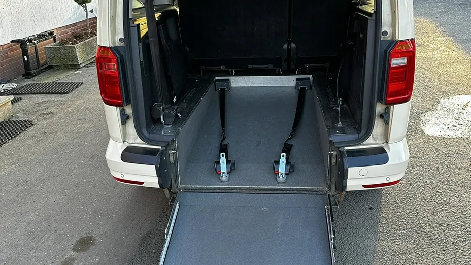 VOLKSWAGEN Caddy -
