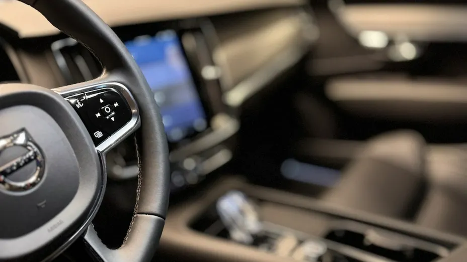 VOLVO S90 -