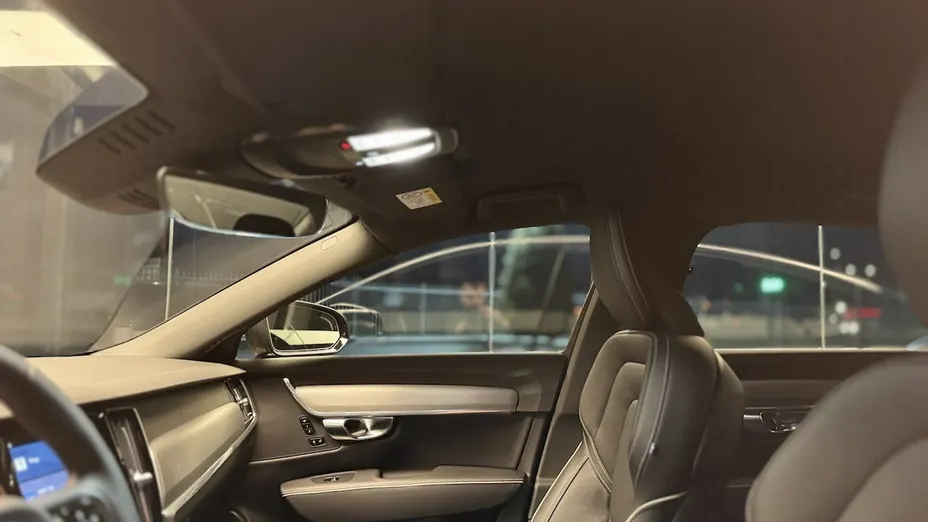 VOLVO S90 -