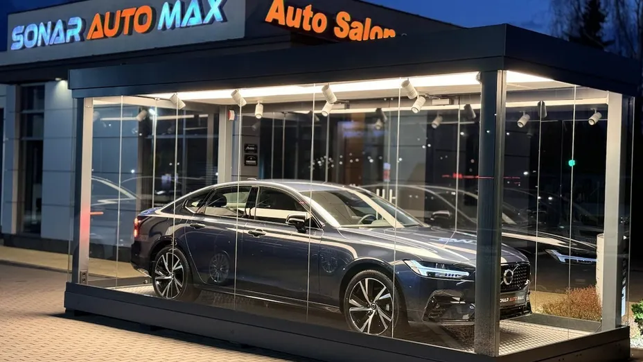 VOLVO S90 -