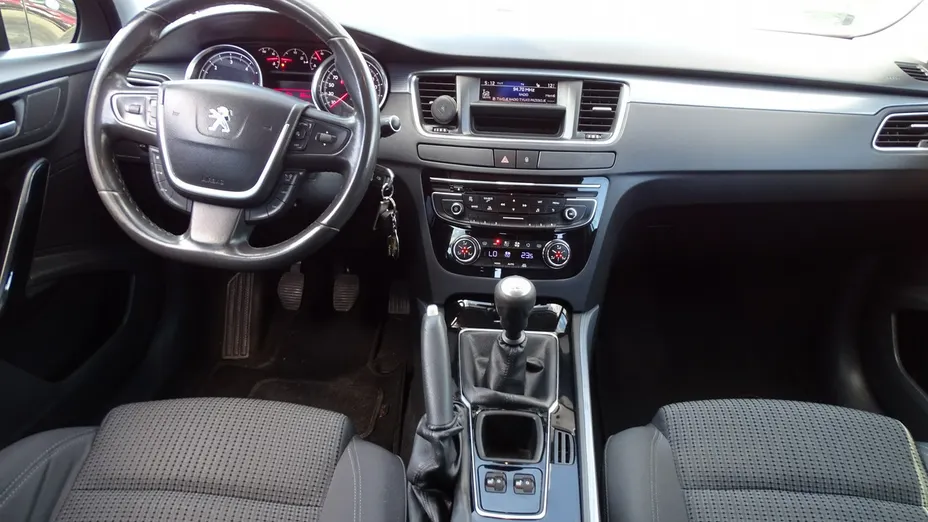 PEUGEOT 508 -