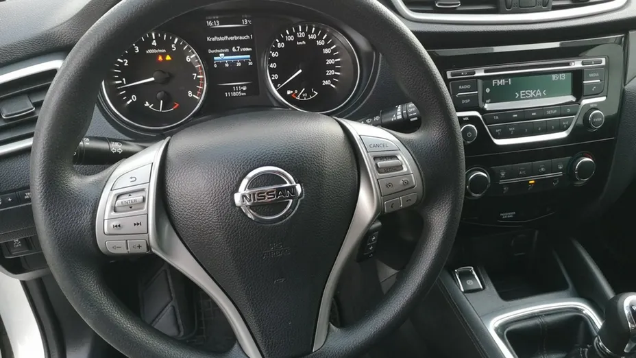 NISSAN Qashqai -