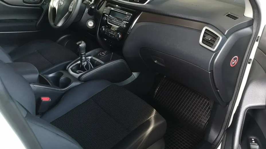 NISSAN Qashqai -