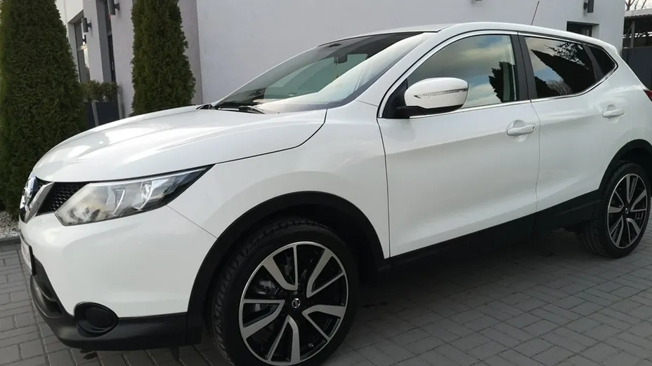 NISSAN Qashqai -