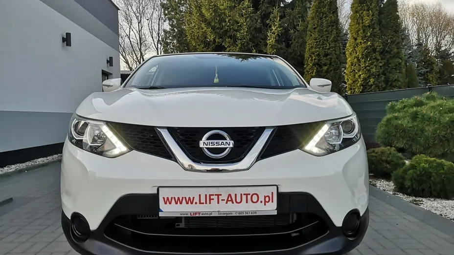 NISSAN Qashqai -