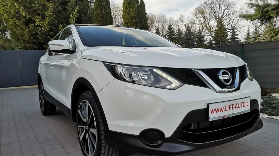 NISSAN Qashqai -