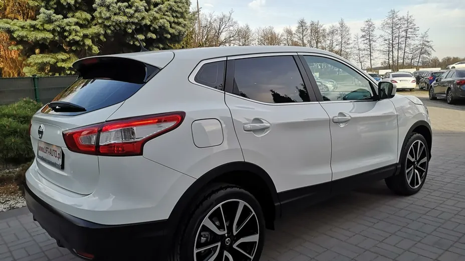 NISSAN Qashqai -