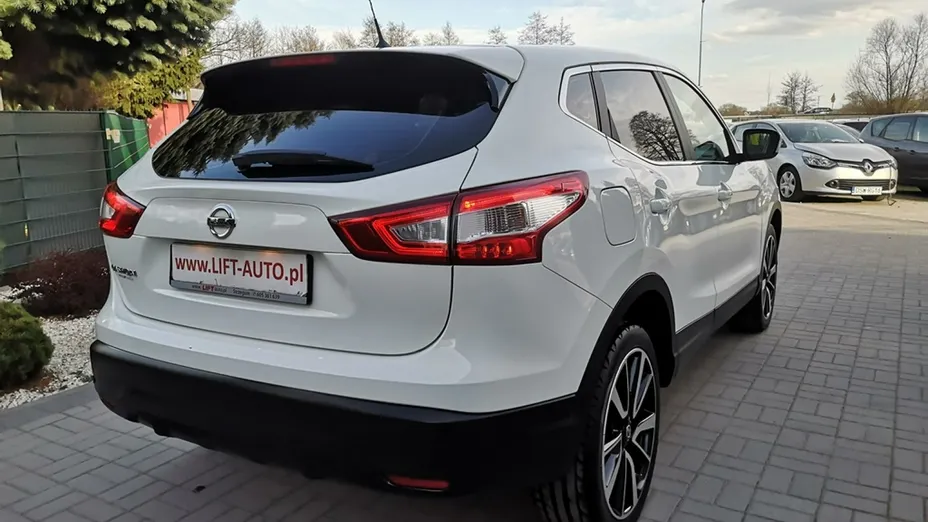 NISSAN Qashqai -