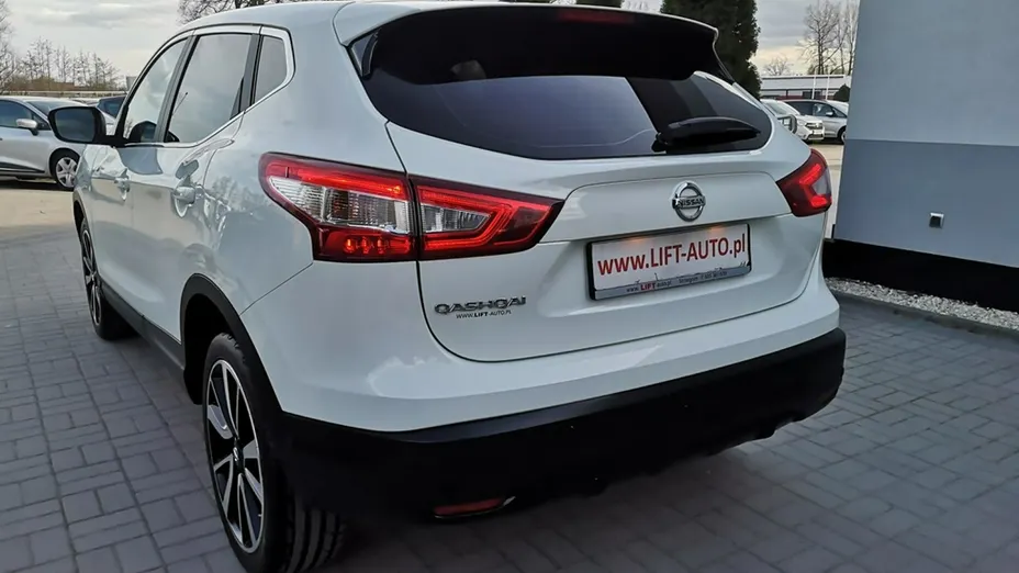NISSAN Qashqai -