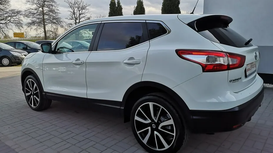 NISSAN Qashqai -