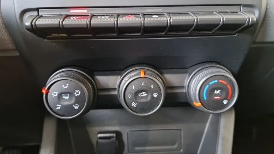 RENAULT Clio -