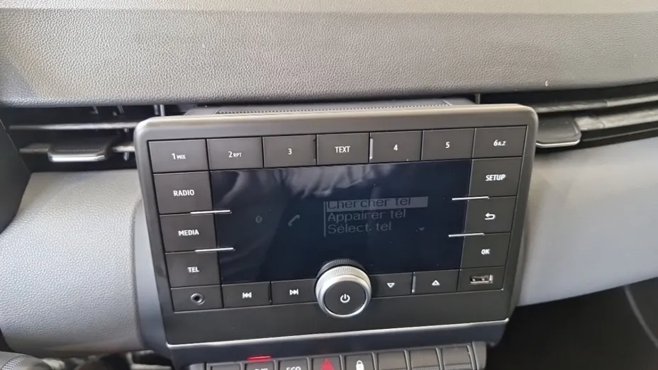 RENAULT Clio -