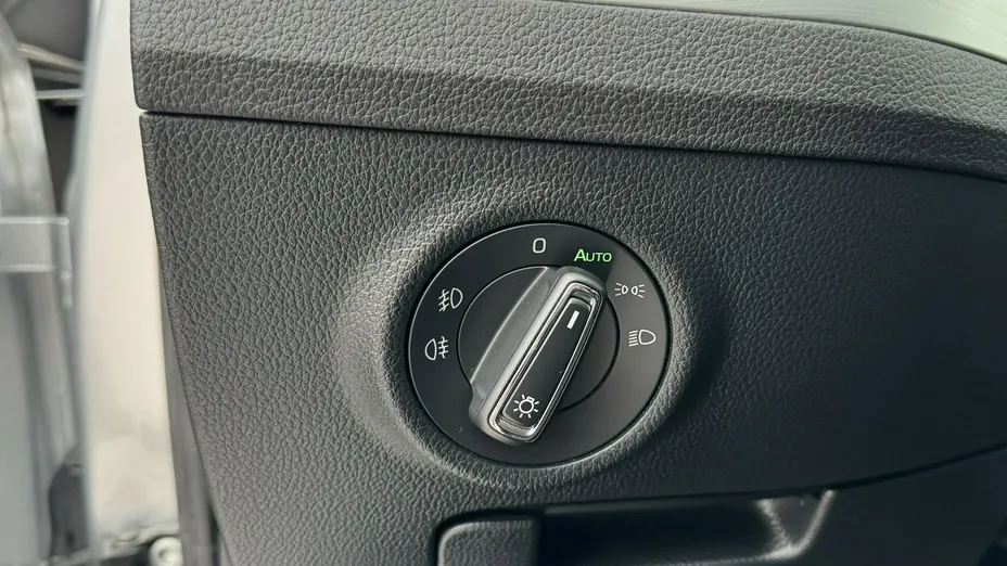 SKODA Superb -
