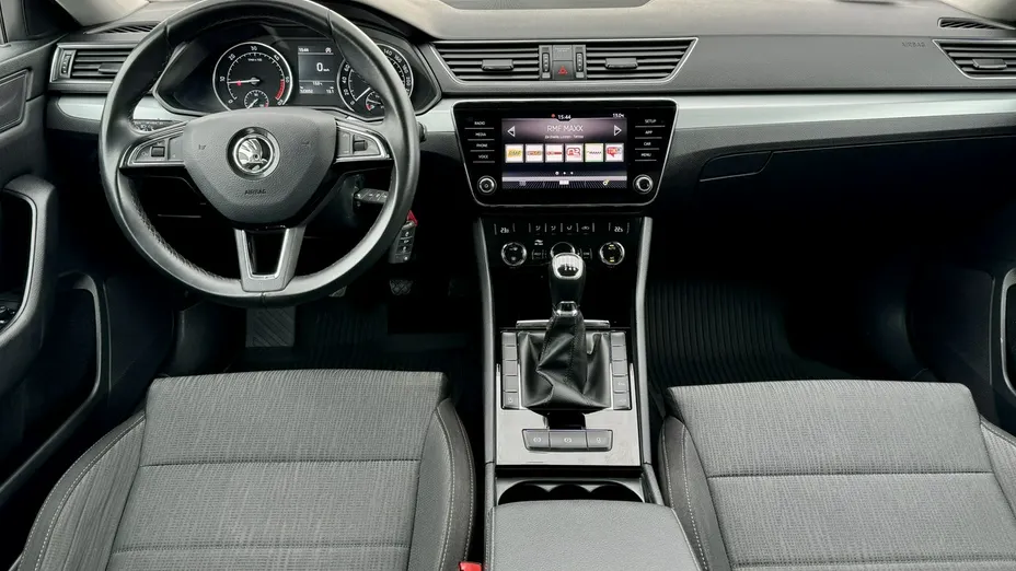 SKODA Superb -