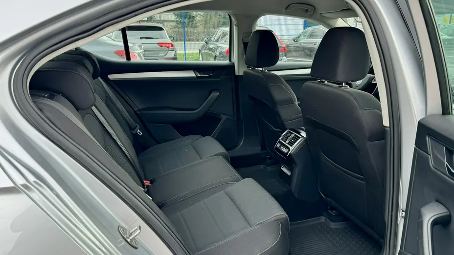 SKODA Superb -