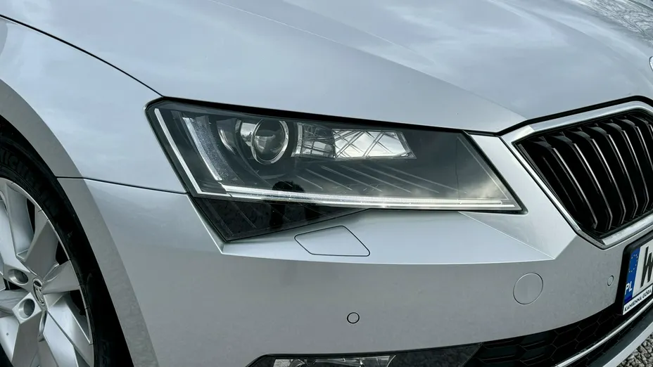 SKODA Superb -