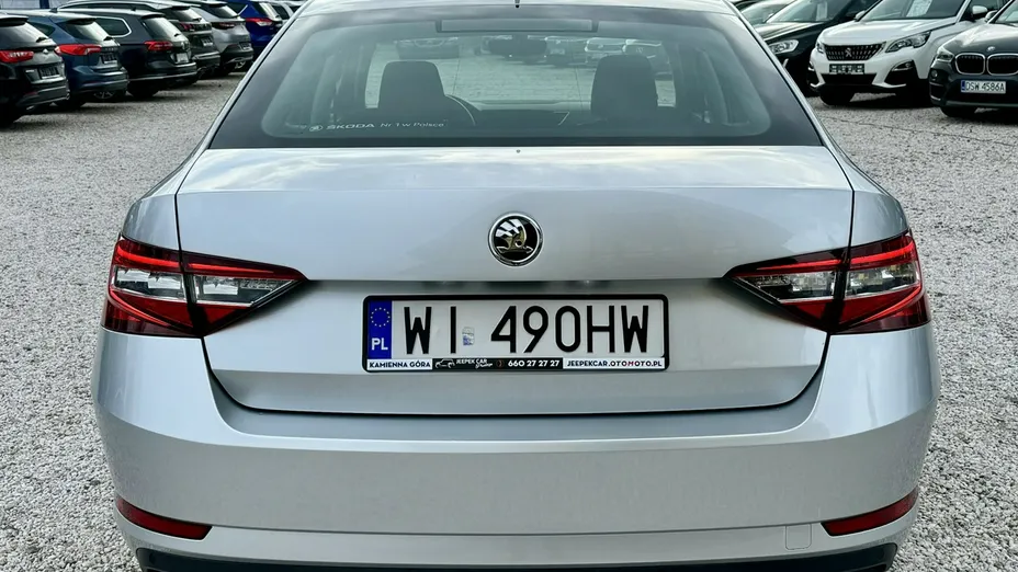 SKODA Superb -