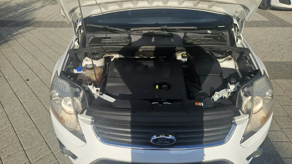 FORD Kuga -