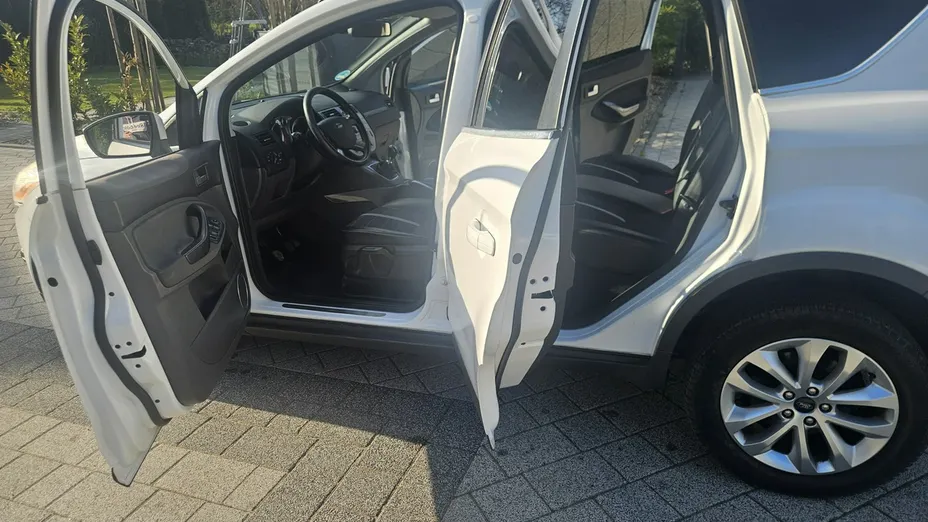 FORD Kuga -
