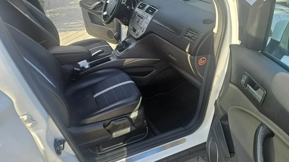 FORD Kuga -