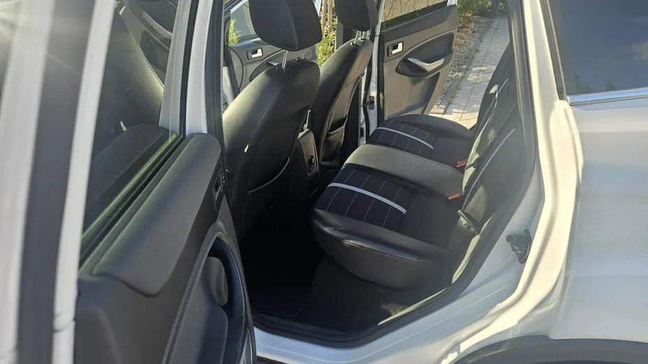 FORD Kuga -