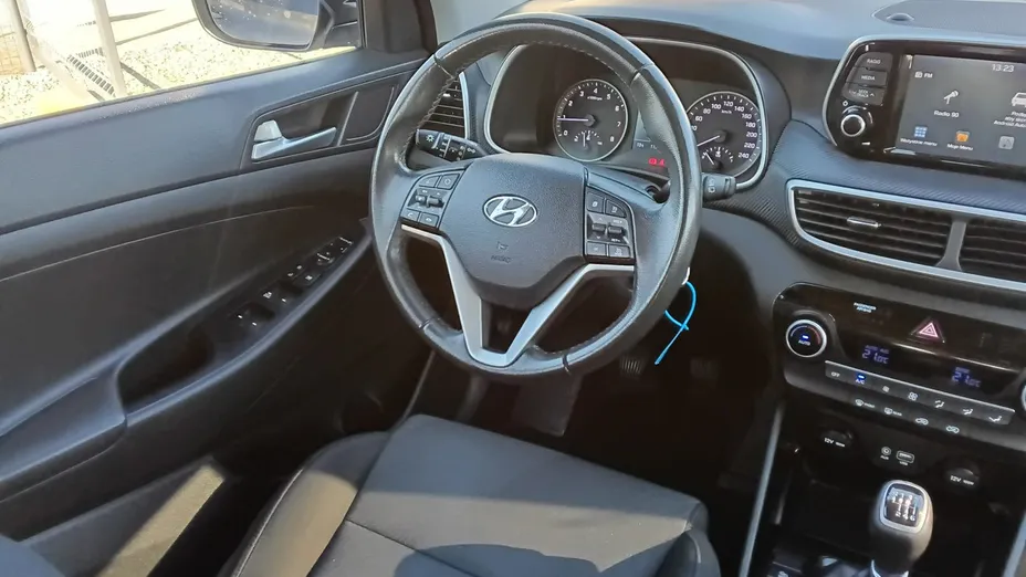 HYUNDAI Tucson -