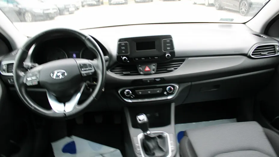 HYUNDAI i30 -