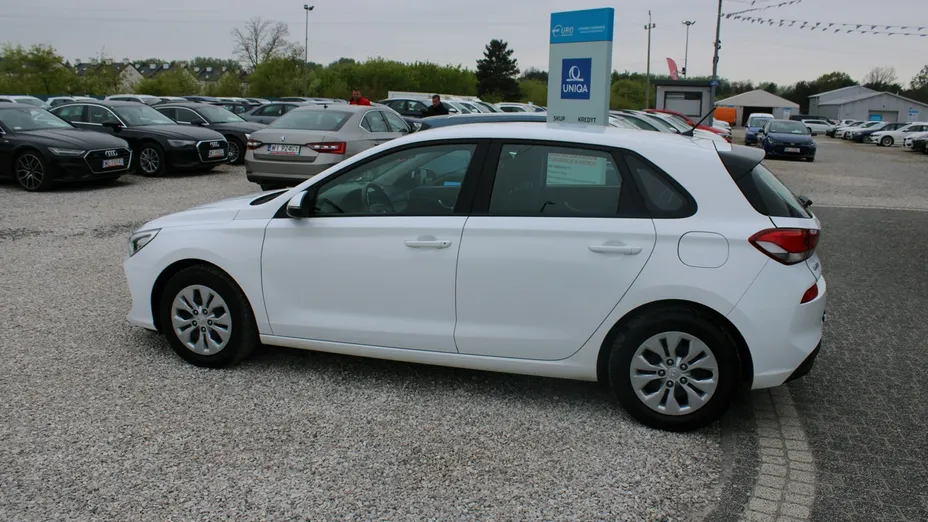 HYUNDAI i30 -