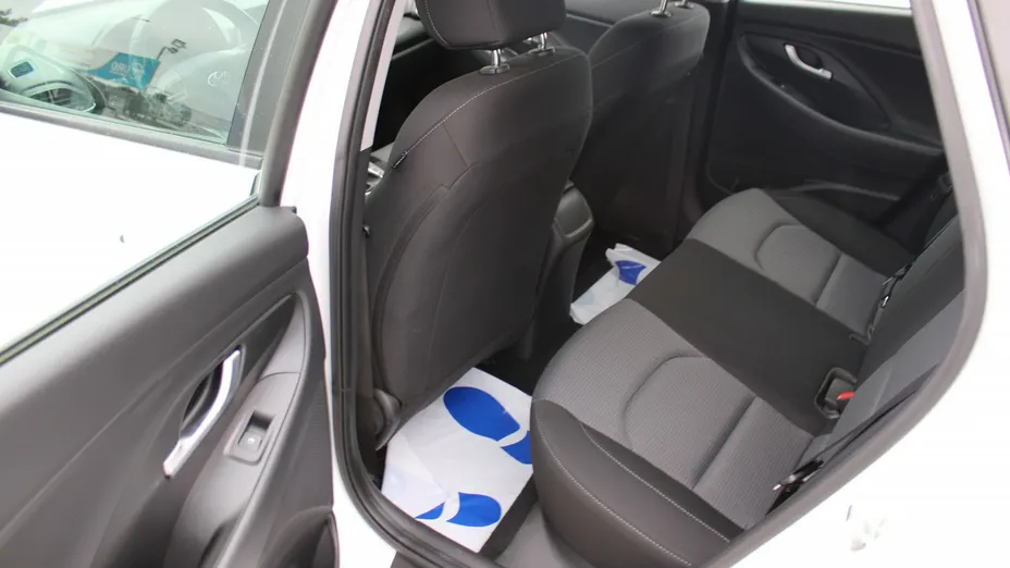 HYUNDAI i30 -