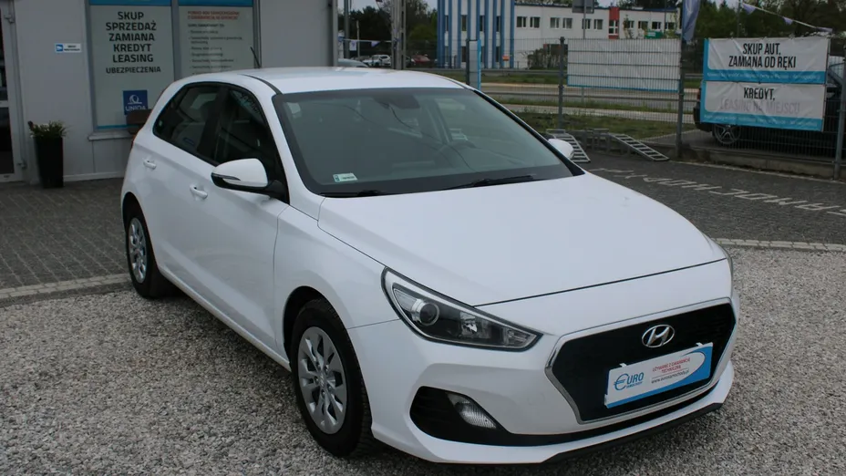 HYUNDAI i30 -