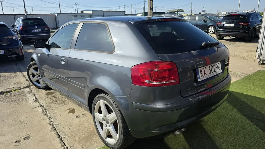 AUDI A3 -