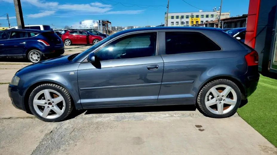AUDI A3 -