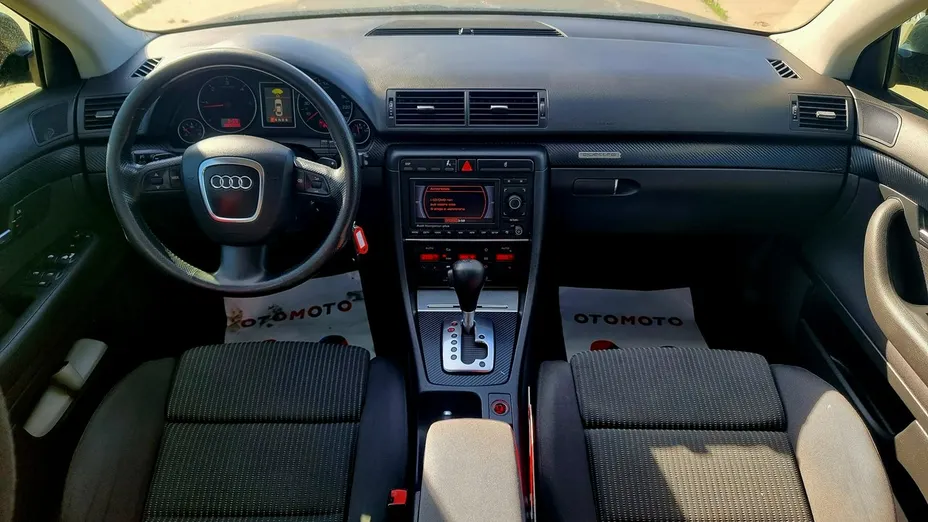 AUDI A4 -