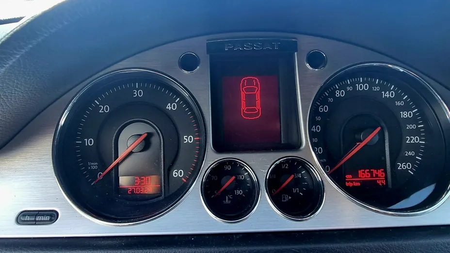 VOLKSWAGEN Passat -
