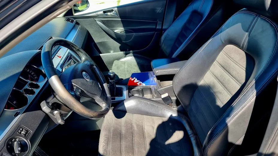 VOLKSWAGEN Passat -