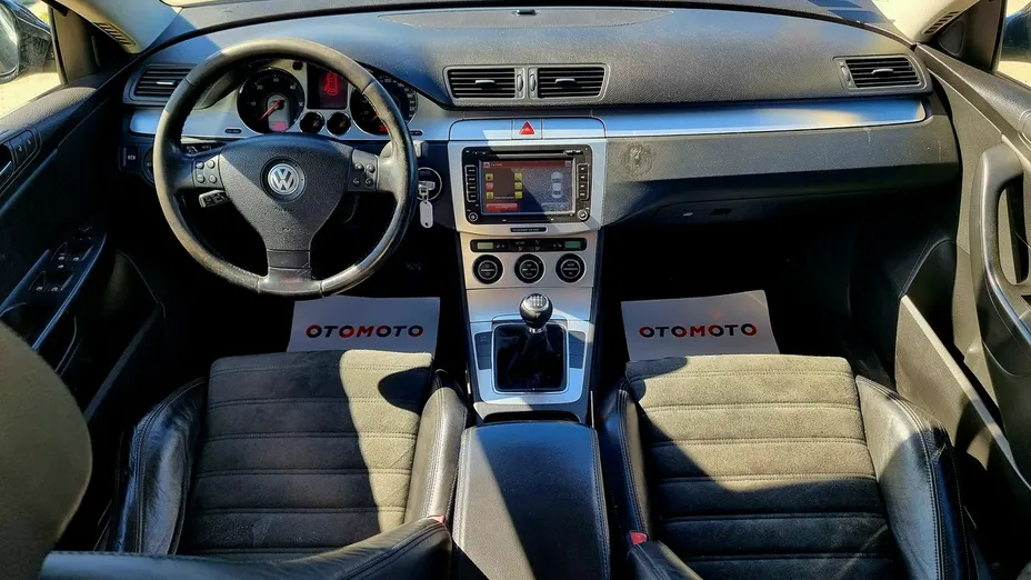 VOLKSWAGEN Passat -