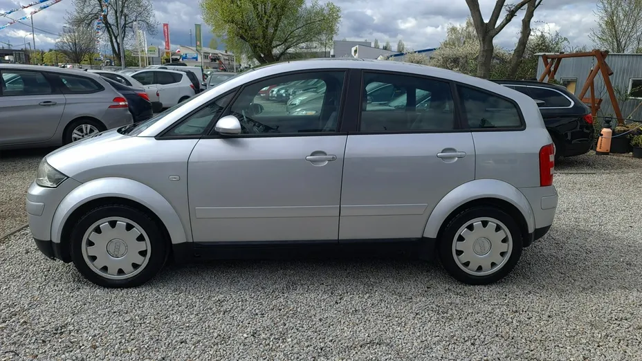 AUDI A2 -