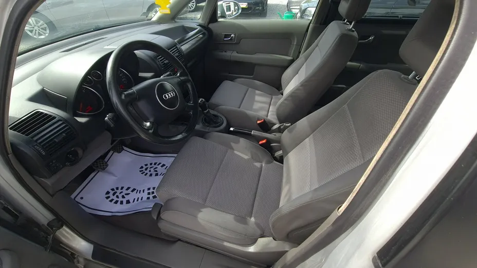 AUDI A2 -