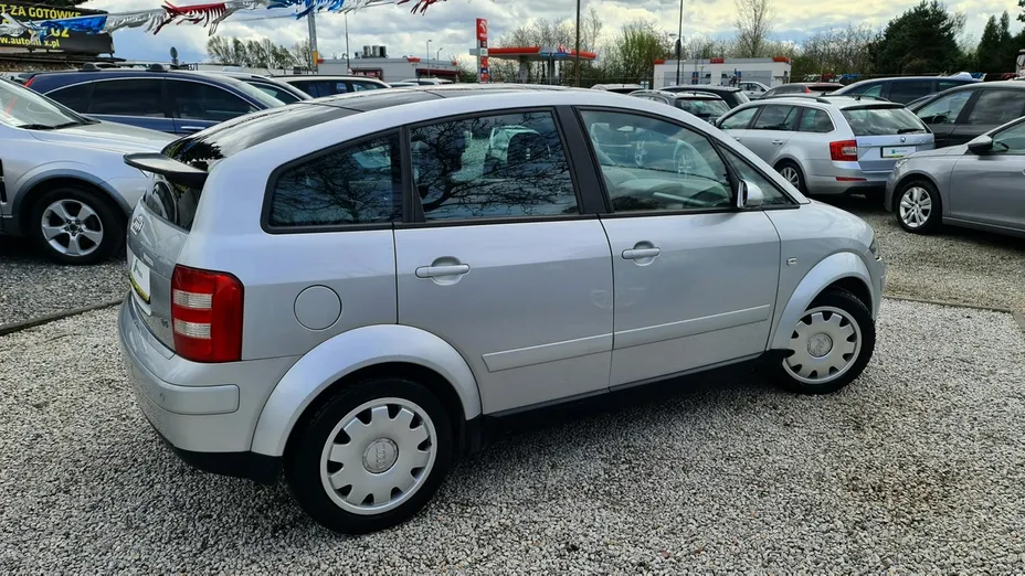 AUDI A2 -