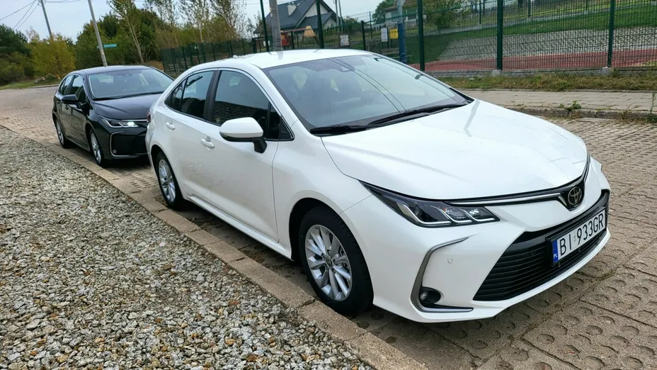 TOYOTA Corolla -