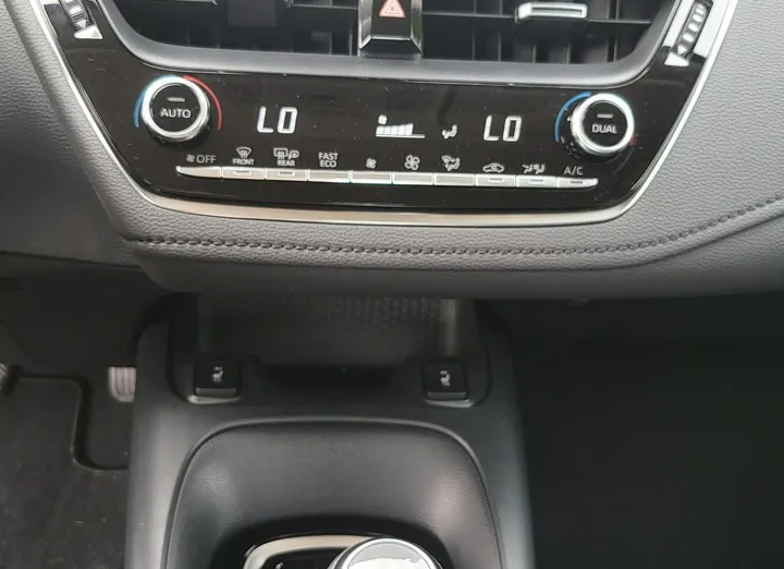 TOYOTA Corolla -