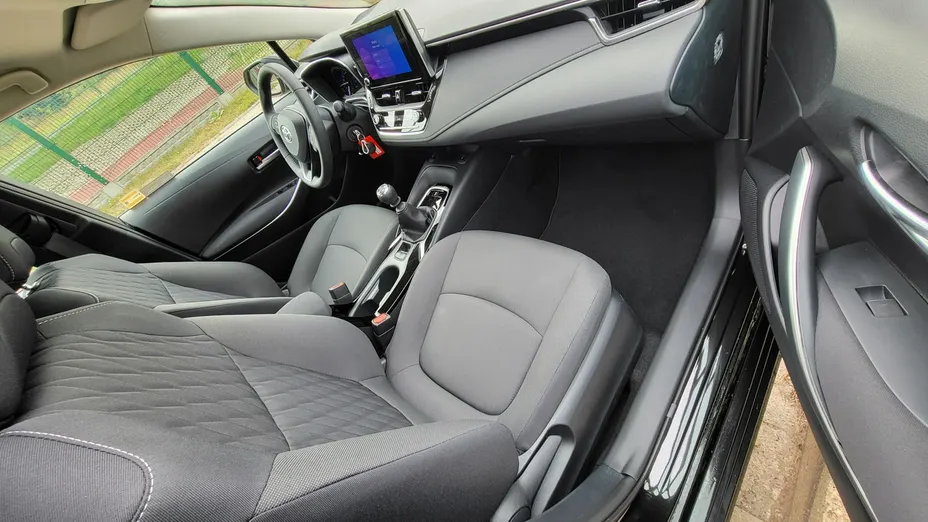 TOYOTA Corolla -