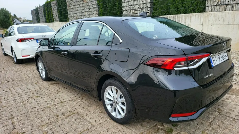 TOYOTA Corolla -