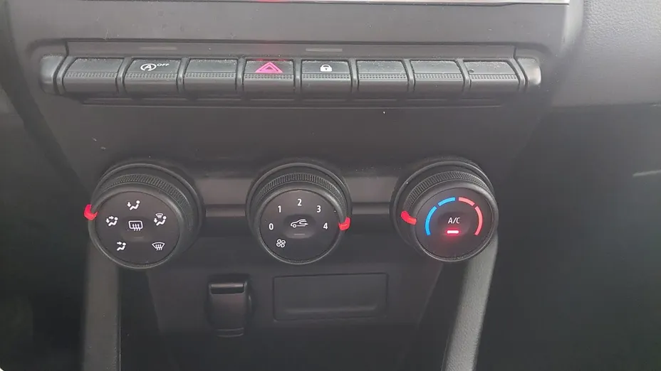 RENAULT Clio -