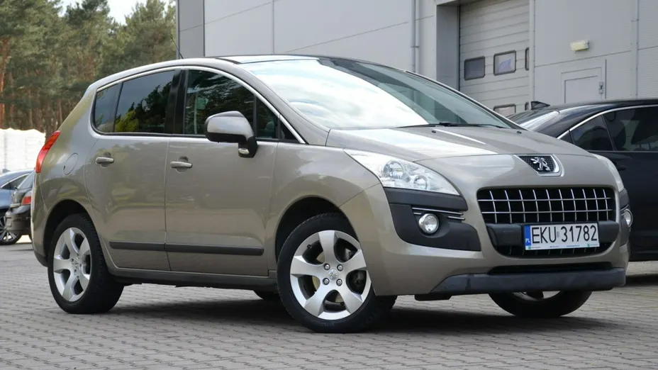 PEUGEOT 3008 -