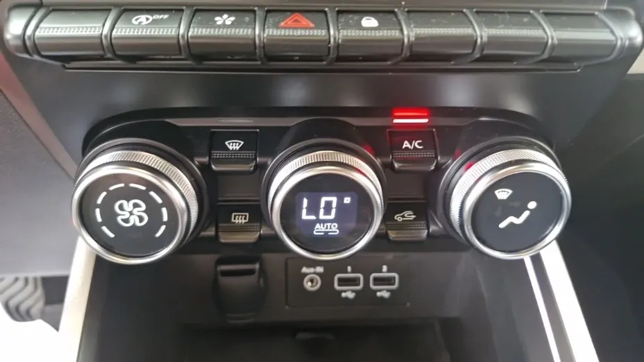 RENAULT Clio -