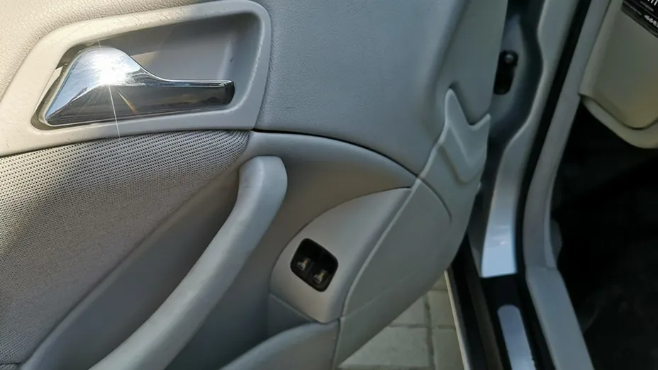 MERCEDES-BENZ C Klasa -