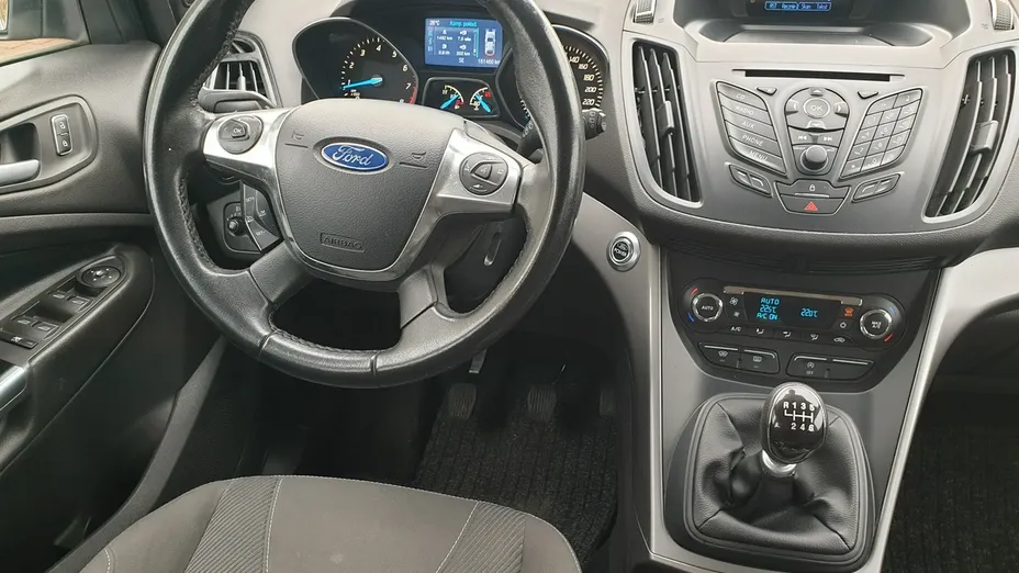 FORD Kuga -