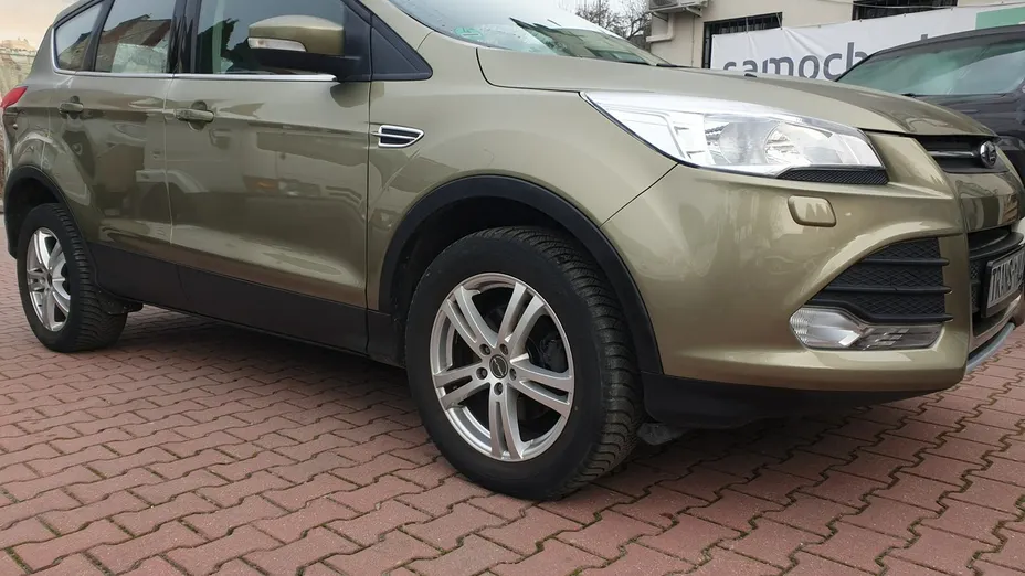 FORD Kuga -