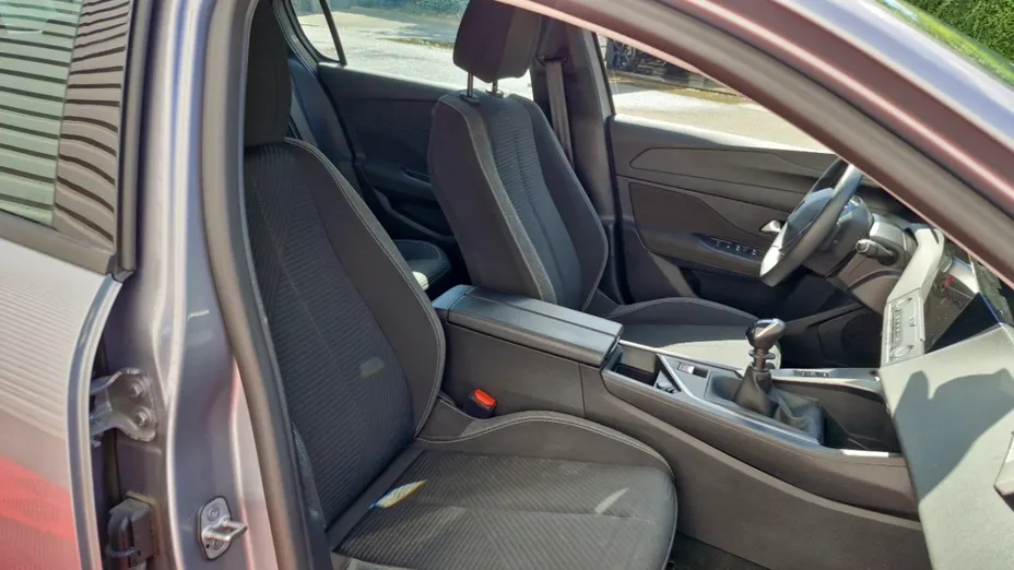 PEUGEOT 308 -